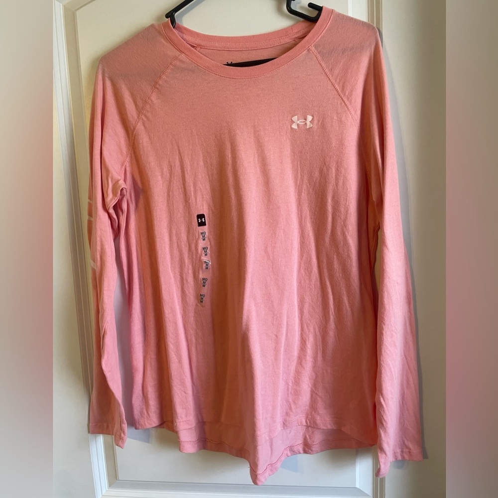 Women’s long sleeve Under Armour shirt.